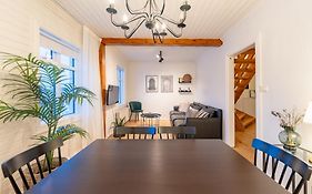 Day Dream Central Akureyri Three Bedroom Apt