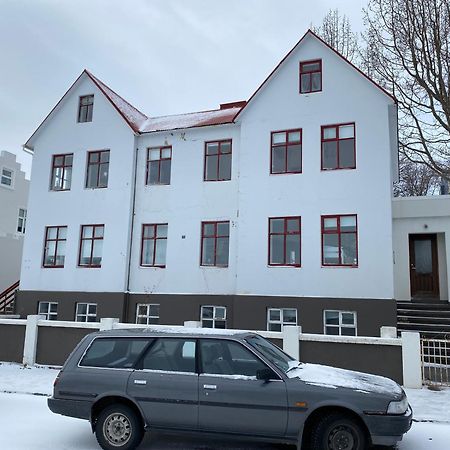 Day Dream Central Akureyri Three Bedroom Apt Esterno foto