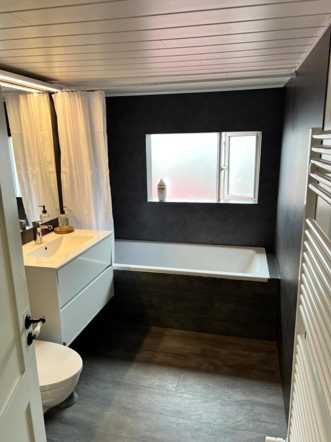 Day Dream Central Akureyri Three Bedroom Apt Esterno foto