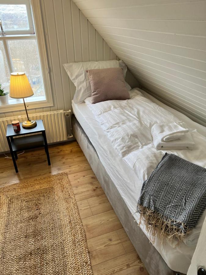 Day Dream Central Akureyri Three Bedroom Apt Esterno foto