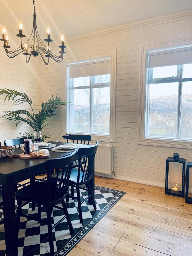 Day Dream Central Akureyri Three Bedroom Apt Esterno foto