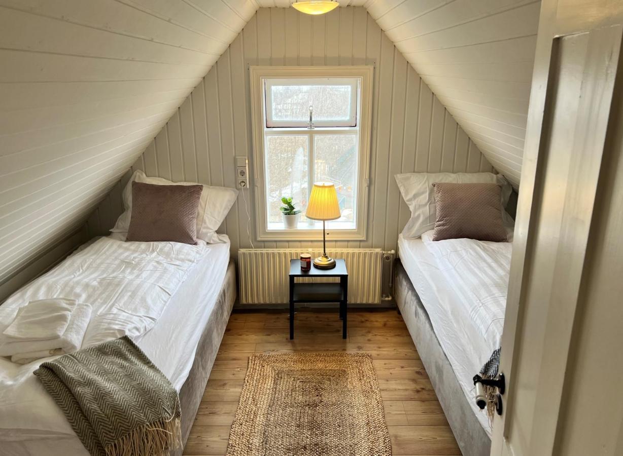 Day Dream Central Akureyri Three Bedroom Apt Esterno foto