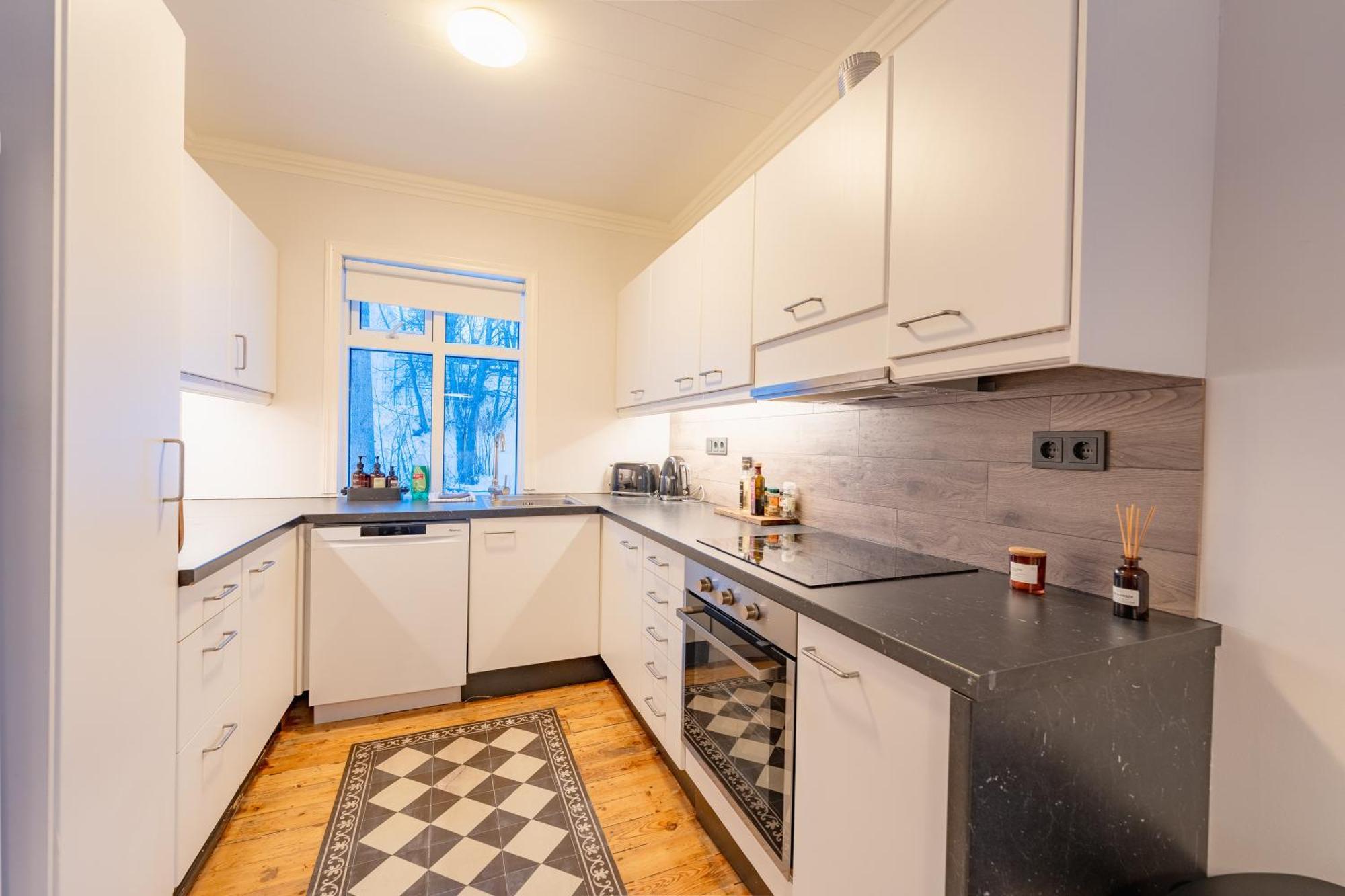 Day Dream Central Akureyri Three Bedroom Apt Esterno foto