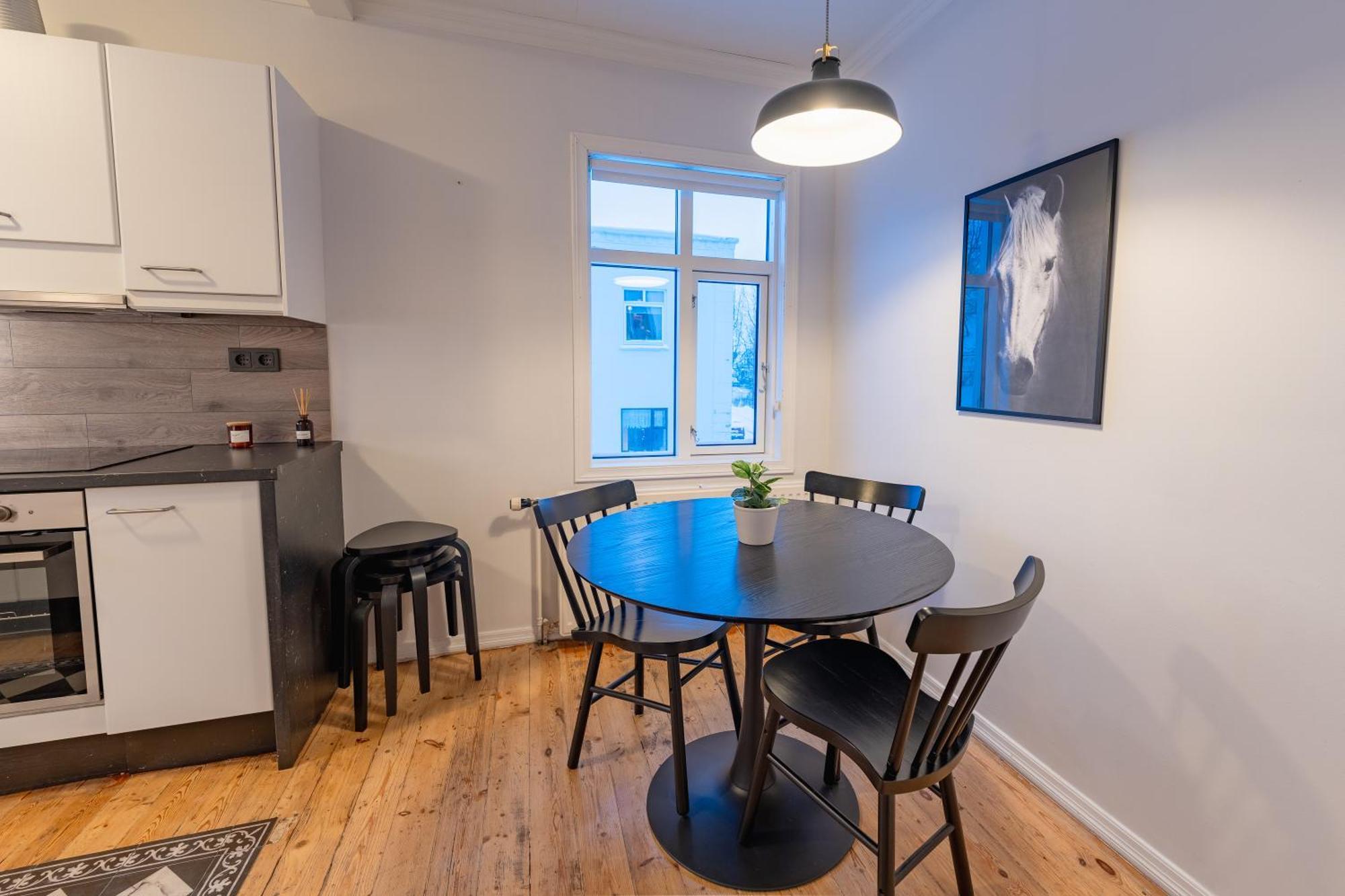 Day Dream Central Akureyri Three Bedroom Apt Esterno foto