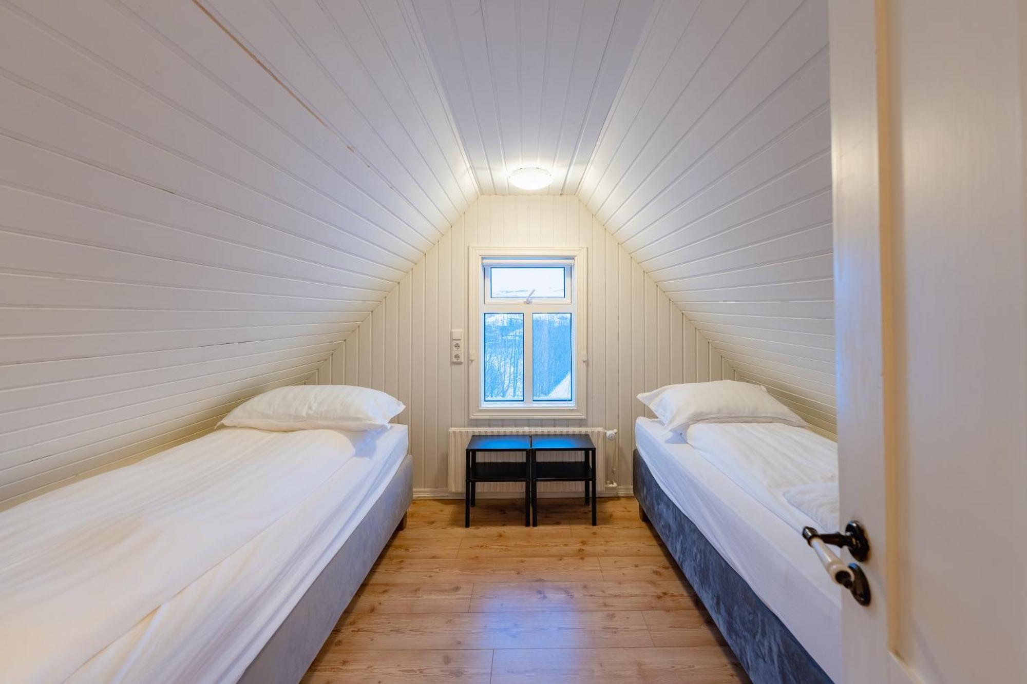 Day Dream Central Akureyri Three Bedroom Apt Esterno foto
