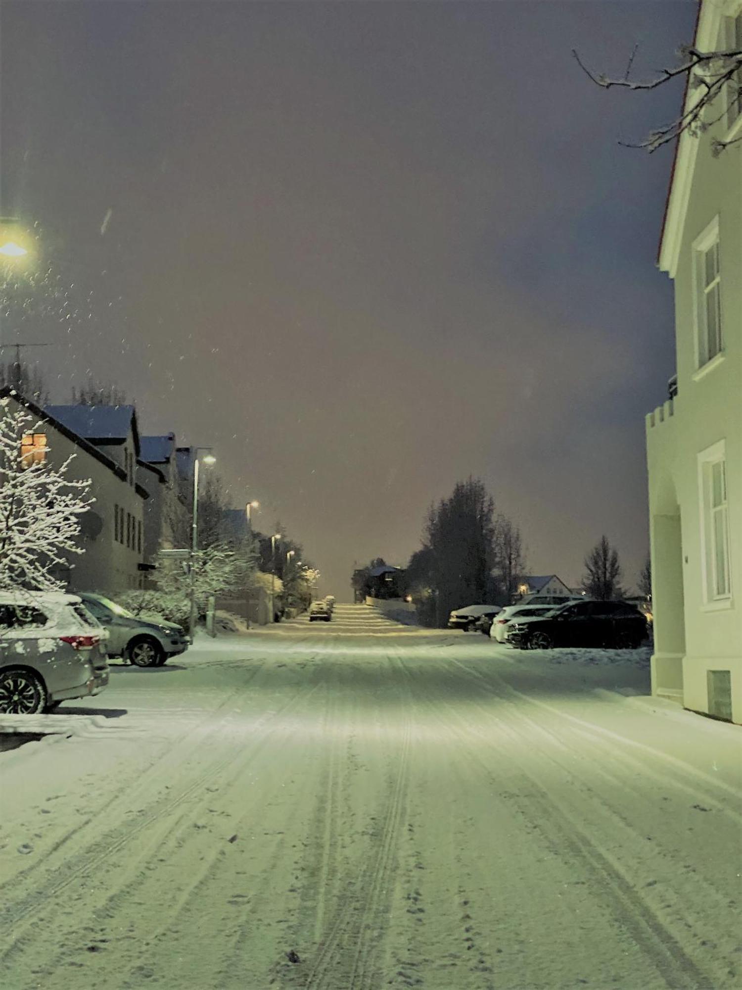 Day Dream Central Akureyri Three Bedroom Apt Esterno foto